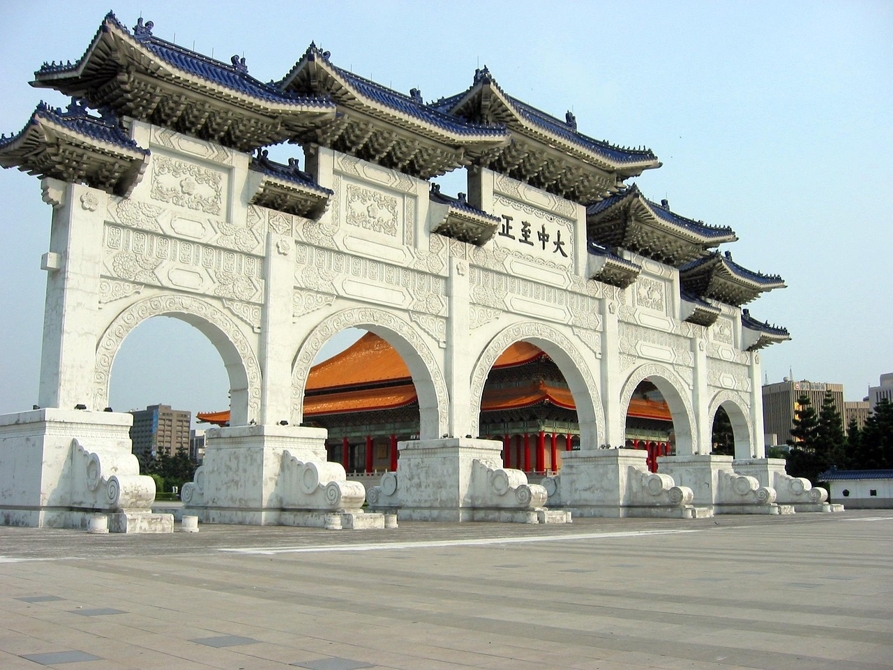 李明任中国海洋大学党委书记